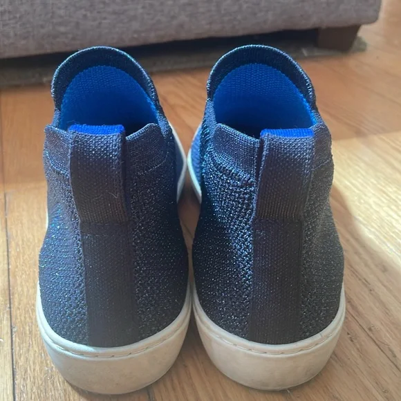 Very lightly worn Rothy’s Chelsea sneaker size 9. - Picture 4 of 6